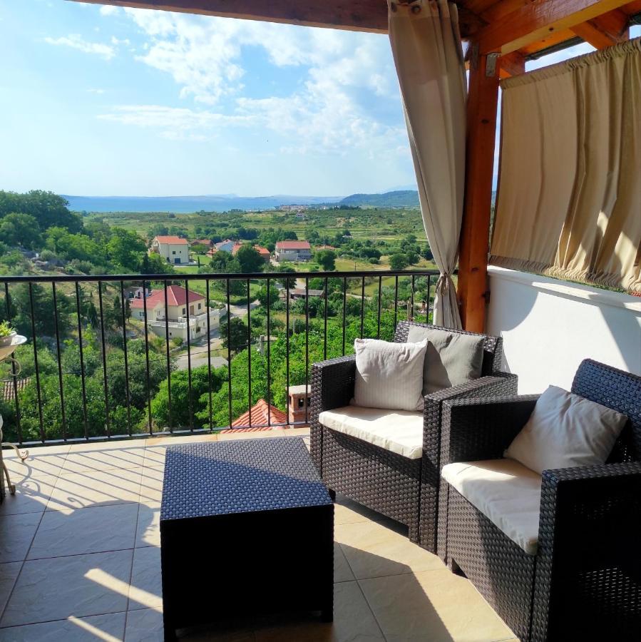 Apartment Cernesa Ražanac 외부 사진