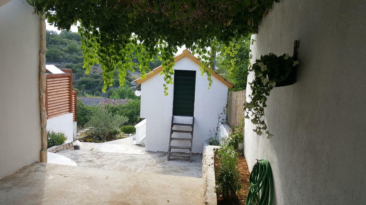 Apartment Cernesa Ražanac 외부 사진
