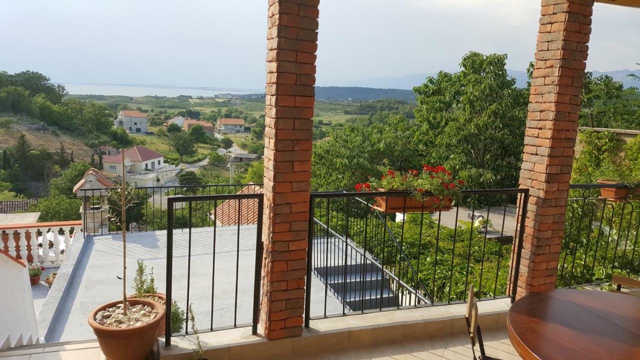 Apartment Cernesa Ražanac 외부 사진