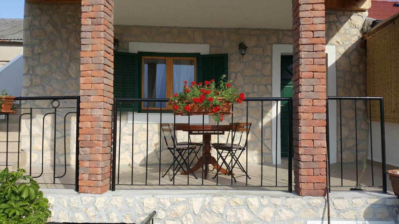 Apartment Cernesa Ražanac 외부 사진