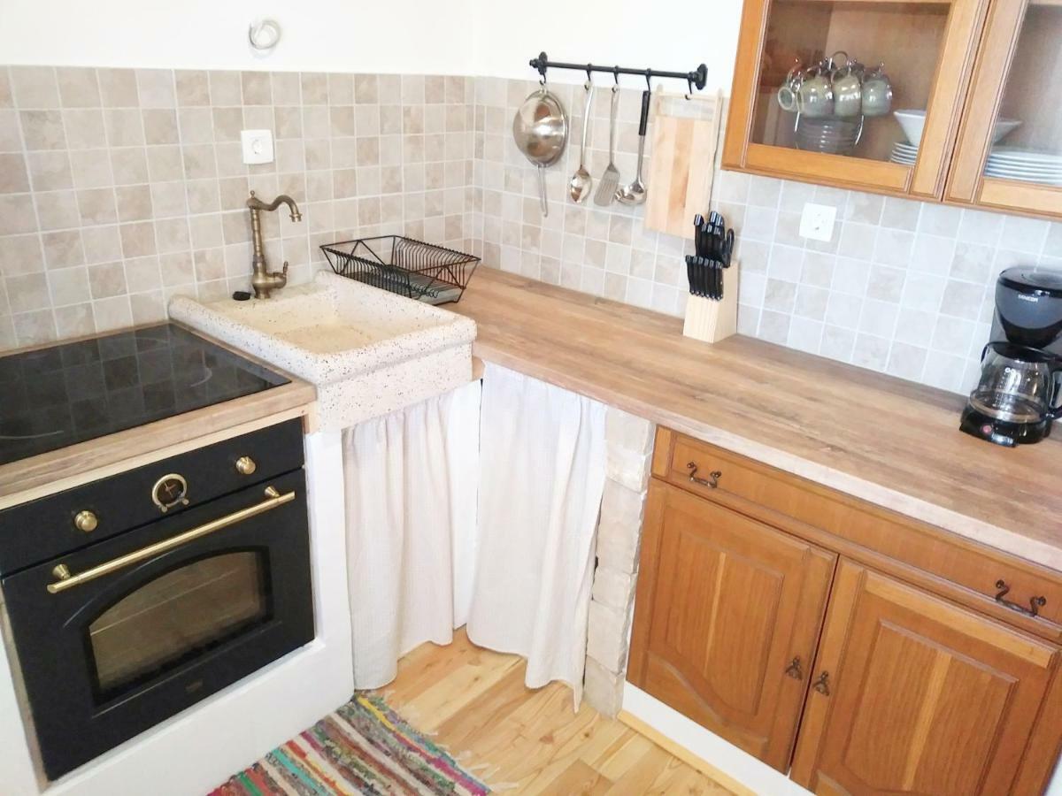 Apartment Cernesa Ražanac 외부 사진