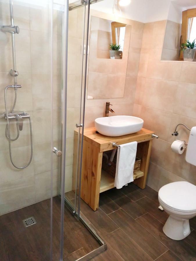 Apartment Cernesa Ražanac 외부 사진